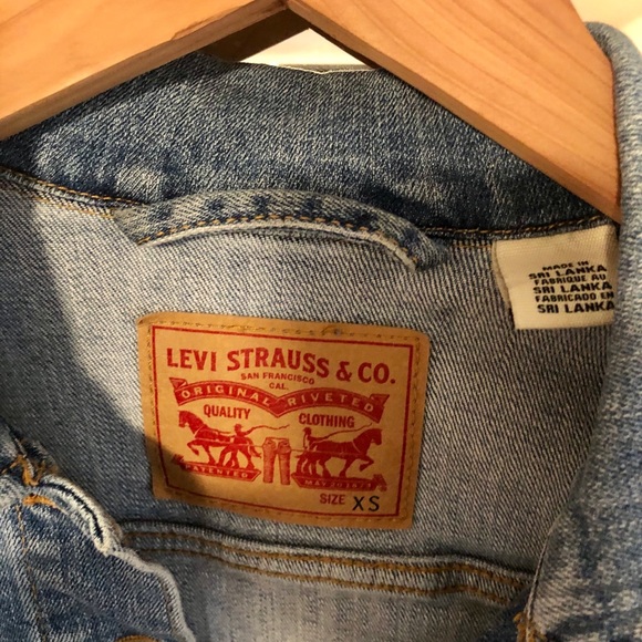 Levi’s Jean Jacket - Picture 5 of 5